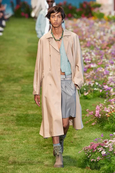 Look 9